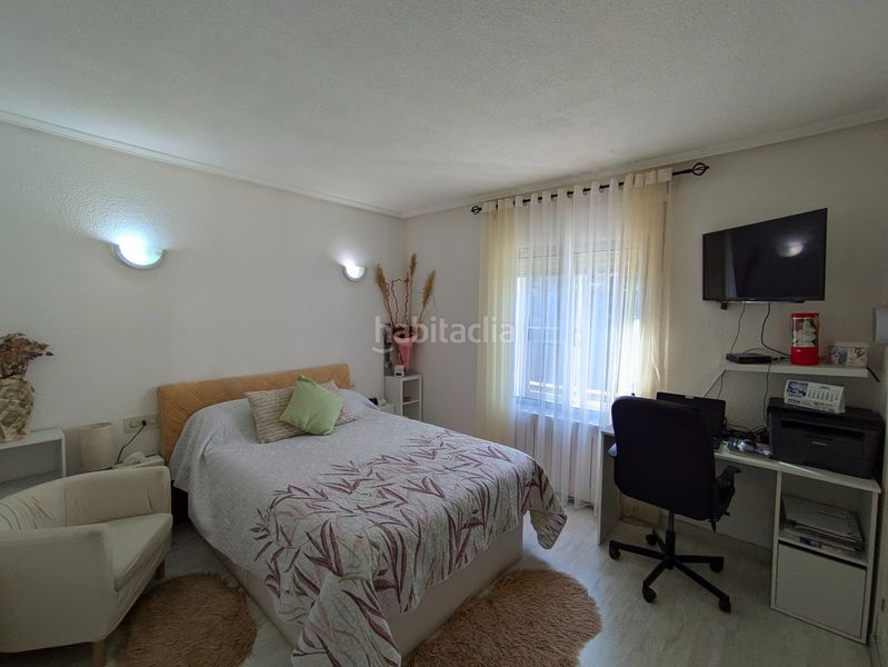 Foto f7abf248-c336-4e64-b772-11608721b329. Xalet amb xemeneia calefacció aparcament piscina a Galapagar