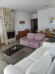 Chalet en Tiemblo (El). A la venta estupendo chalet independiente en una urbanizacin de