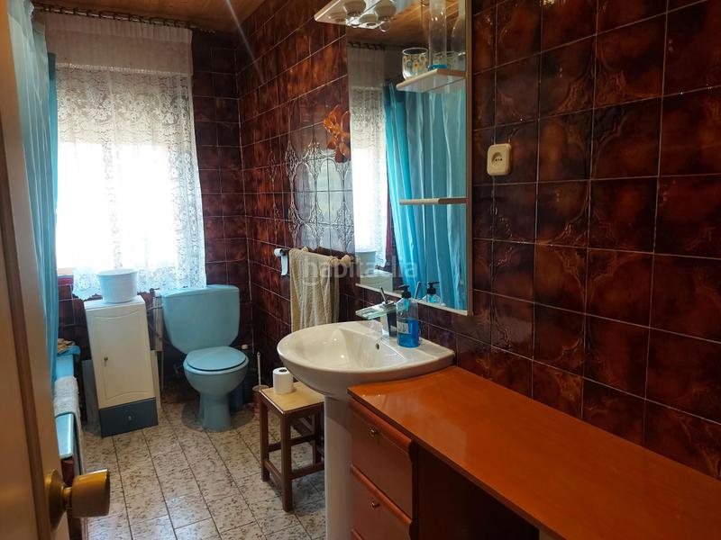 Foto 0a8816e4-fa8e-4492-a01e-88575d5b4f78. Chalet ocasión inmejorable para comprar un chalet independiente en urbanización (madrid). tanto el chalet, construido en en Navas del Rey