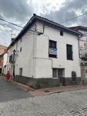 Casa a Tiemblo (El). Casa de pueblo ideal para invertir en el centro de el tieblo