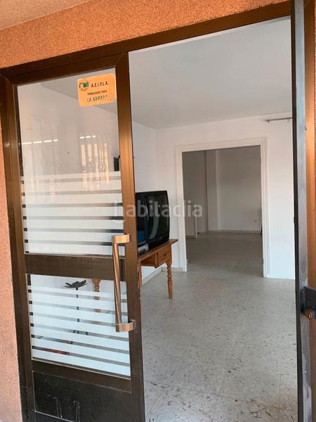 Foto c227a128-df50-47c7-a3a6-92d9914182d9. Local comercial a Adrada (La)