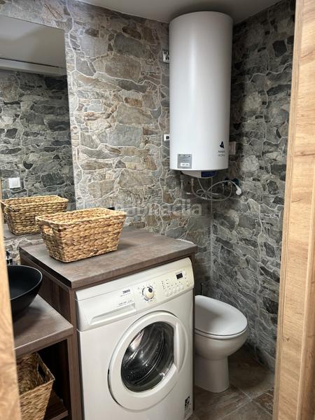 Foto 232f3432-f7c9-4a49-8d33-28096399b685. Casa adosada precioso apartamento reformado y amueblando en el centro en Navas del Rey