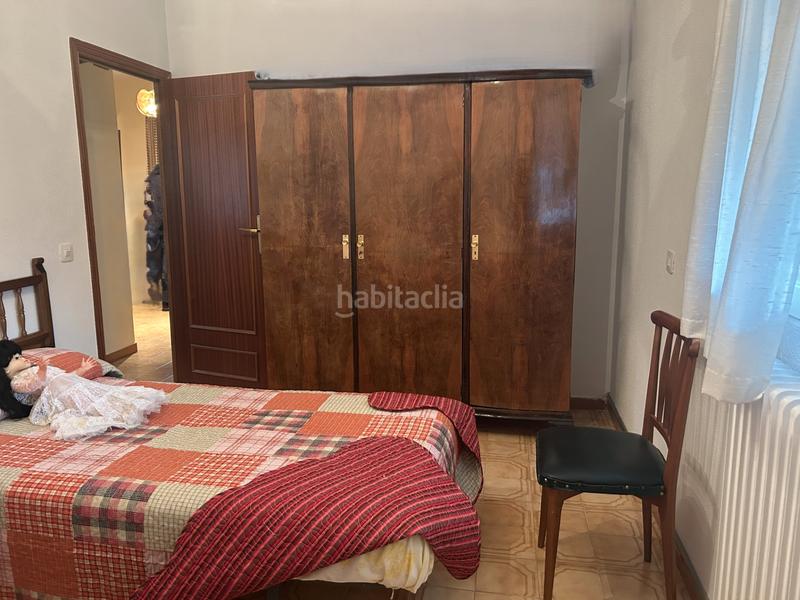 Foto 30baf57b-95e0-45c6-b2af-4600f55e047b. Casa aparellada amb xemeneia calefacció aparcament a Navas del Rey