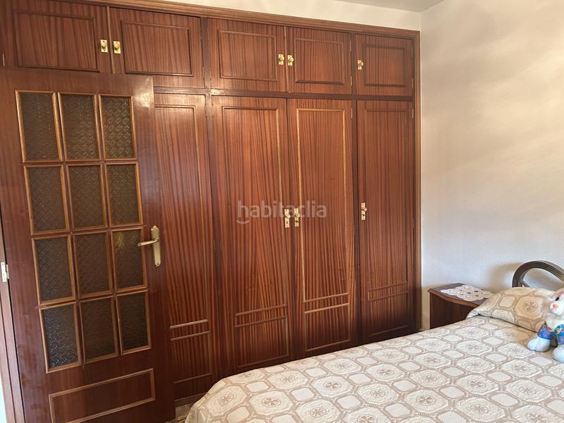 Foto 40559b52-50ea-4792-a208-2b917eeec0d4. Casa aparellada amb xemeneia calefacció aparcament a Navas del Rey