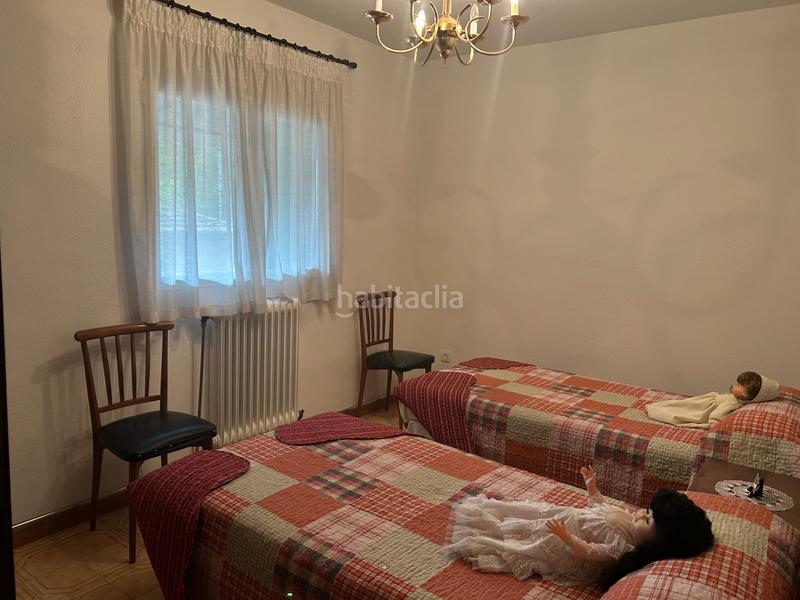 Foto 63c36a4b-0c3e-4fde-bd59-65401e37bbb7. Casa aparellada amb xemeneia calefacció aparcament a Navas del Rey