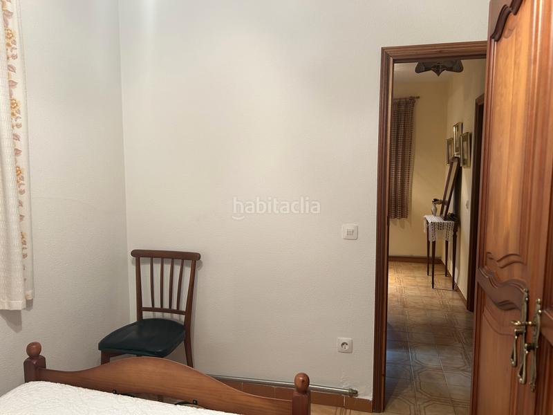 Foto af802d31-090d-4e0d-9107-f5f6eaaf94e6. Casa aparellada amb xemeneia calefacció aparcament a Navas del Rey