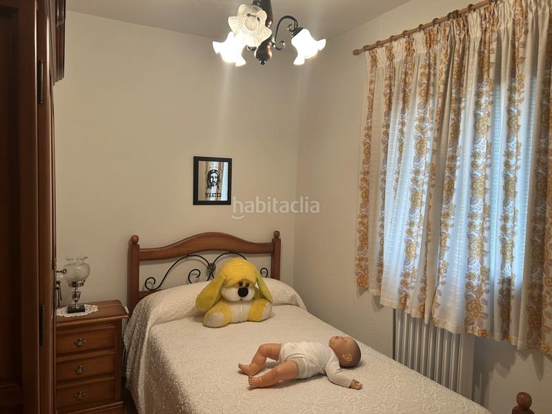 Foto b5820166-0b63-4fe0-905a-30d84837c6bc. Casa aparellada amb xemeneia calefacció aparcament a Navas del Rey