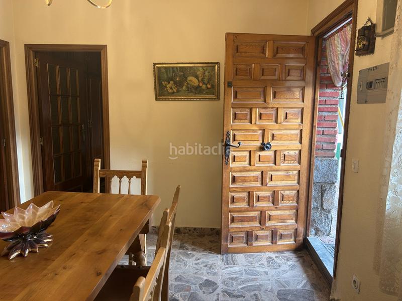 Foto bfd29201-a3f9-4401-832f-0d6218e264d2. Casa aparellada amb xemeneia calefacció aparcament a Navas del Rey