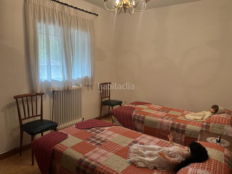 Foto c6841c90-fd80-4296-8cd9-cd7ffe1f4de5. Casa aparellada amb xemeneia calefacció aparcament a Navas del Rey