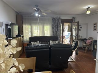 Chalet in Centro-Manguilla. Fantástico chalet adosado en venta con patio en una ubicación in