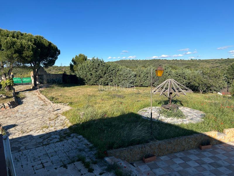 Foto 3dee4004-de05-45f2-a57d-c6e5c8860346. Masia amb xemeneia calefacció piscina a Navas del Rey