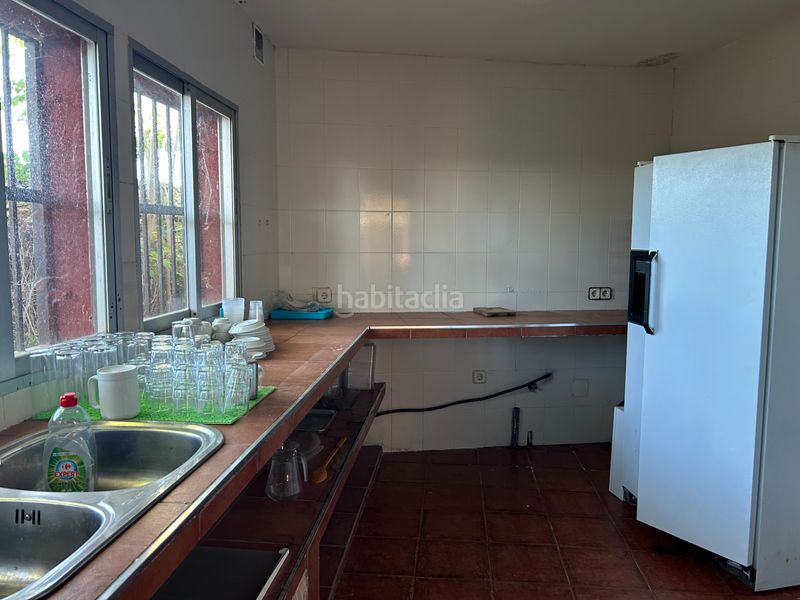 Foto a5a393f7-c579-493c-8b95-8e9e3effb8fd. Masia amb xemeneia calefacció piscina a Navas del Rey