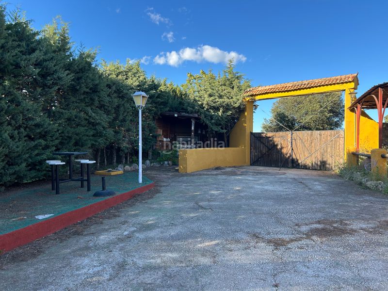 Foto a6bbe332-f827-4b8d-bbd0-1e440e33b0e3. Masia amb xemeneia calefacció piscina a Navas del Rey