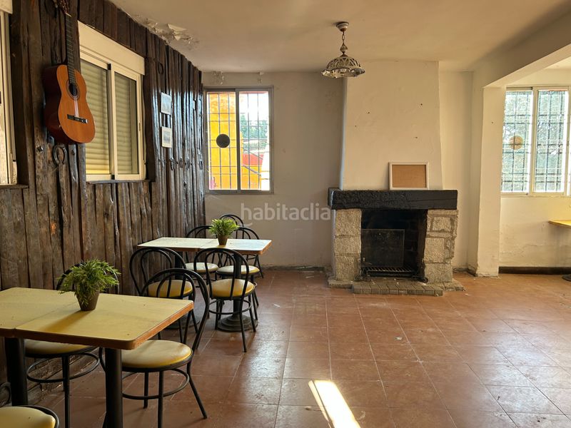 Foto e847ffb4-bf0b-4e23-94e0-f173258f7f69. Masia amb xemeneia calefacció piscina a Navas del Rey