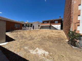 Wohngrundstück in Navas del Rey. Magnífico terreno urbano de 170 m² en venta en navas del rey