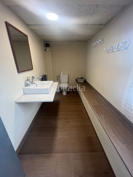 Foto 1da08412-ea50-4649-948f-3e9cbc63d6aa. Edificio con piscina in Manlleu