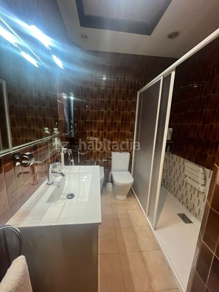 Foto 789a7373-3781-4321-9054-689d5ce2a4a4. Edificio con piscina in Manlleu