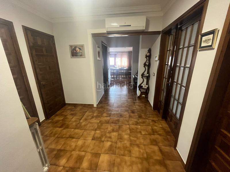 Foto 10f1aa3a-4af3-47bc-b2fe-5a597c7e3c9e. Gebäude mit pool in Manlleu