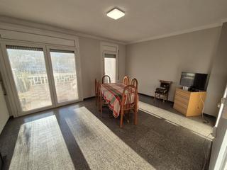 House  Carrer barcelona. Casa unifamiliar de 200 m amb taller, terrassa i espais amplis