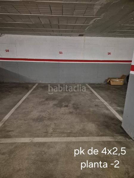 Foto b076f4b4-0a0e-4652-b6da-fa1a69002f89. Parking voiture dans Centre Vic