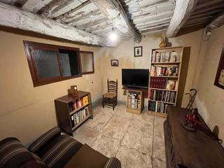 House  Carrer de vic. Casa de poble