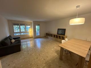 Appartement à Ronda de francesc camprodon 33. Pis molt amplí