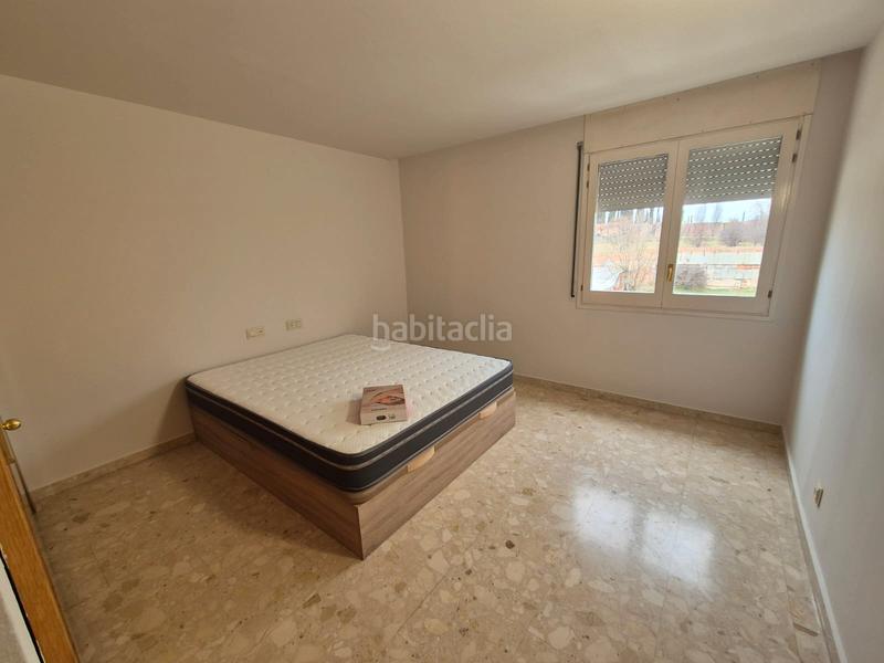 Foto a4fbab69-9a44-475d-9310-971b17f08803. Lloguer pis amb calefacció a Nord Vic