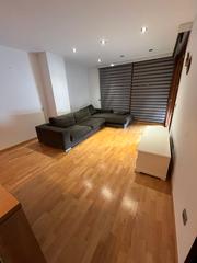 Rent Flat  Carrer eix onze de setembre. Impecable i amplí