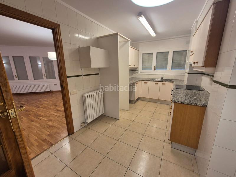 Foto 67fd29e7-47e4-4617-bc35-aab0c5cd24ff. Alquiler piso en Centre Vic