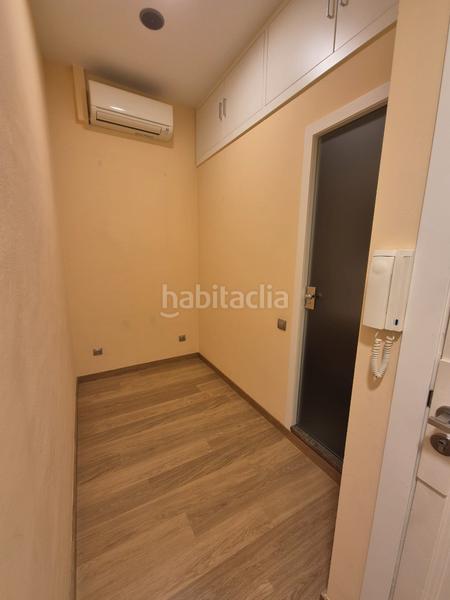 Foto 3cd83541-29b3-4f5e-bc4f-7f5469823c44. Affitto locale commerciale con riscaldamento in Centre Vic