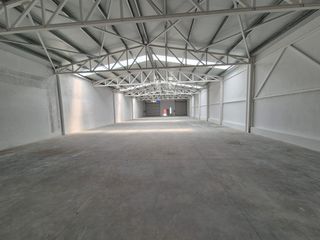 Miete Fabrikhalle  Carrer de berga. Nave totalmente reformada