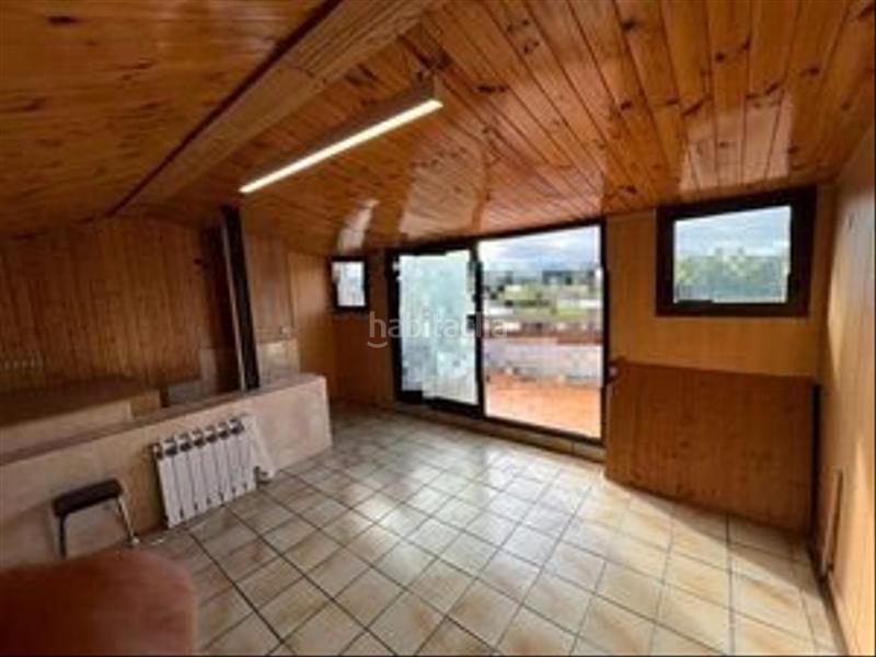 Foto 29a2f7fa-e272-4d11-a134-fb757fbd81ce. Casa a schiera con camino riscaldamento parcheggio in Vic