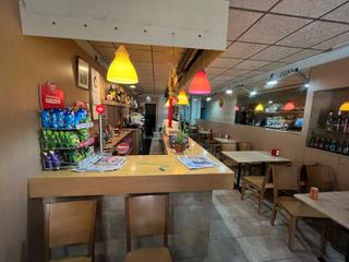 Local commercial  Plaça dels sants màrtirs. ¡se vende bar-restaurante en pleno funcionamiento en la plaça de