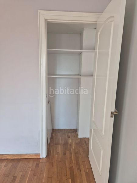 Foto 0926a5e5-6661-4a44-9011-5ee7ed098143. Pis amb xemeneia calefacció aparcament a Caputxins-Ambulatori Vic