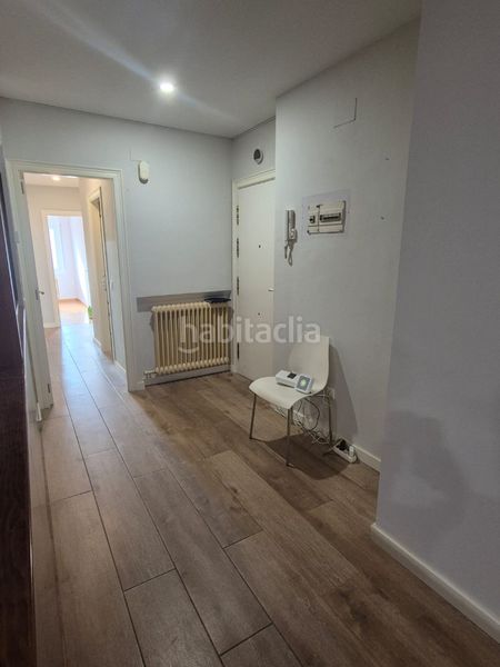 Foto 2ec8ff87-bc92-4d82-a16f-803c36f0dae9. Pis amb xemeneia calefacció aparcament a Caputxins-Ambulatori Vic