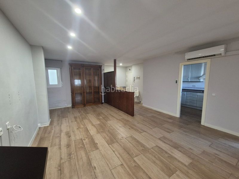 Foto 53eb691f-fd40-4729-b9b8-7cbec5fc1c70. Pis amb xemeneia calefacció aparcament a Caputxins-Ambulatori Vic