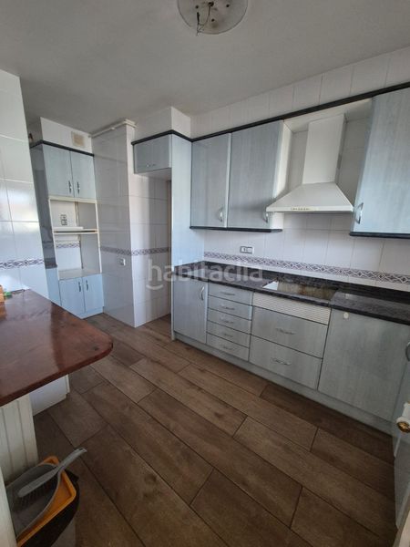 Foto 6ee3547c-b87d-4c5d-8c08-25b99f014e13. Pis amb xemeneia calefacció aparcament a Caputxins-Ambulatori Vic