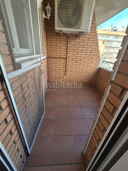 Foto 8eedb157-2839-4997-8dcd-d14f983e9330. Pis amb xemeneia calefacció aparcament a Caputxins-Ambulatori Vic