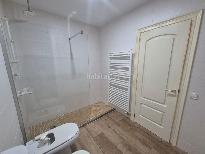 Foto a23b8364-73d2-4311-b644-eaa5a946598d. Pis amb xemeneia calefacció aparcament a Caputxins-Ambulatori Vic