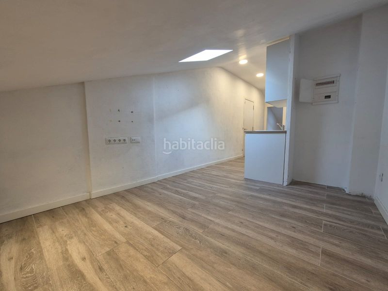 Foto f570ae66-a5cc-4d28-9ae1-2dc84ee022de. Pis amb xemeneia calefacció aparcament a Caputxins-Ambulatori Vic