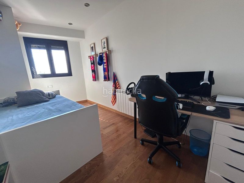 Foto 309cbe13-5d6d-484b-826f-b182fd555681. Pis amb xemeneia calefacció aparcament a Gurb