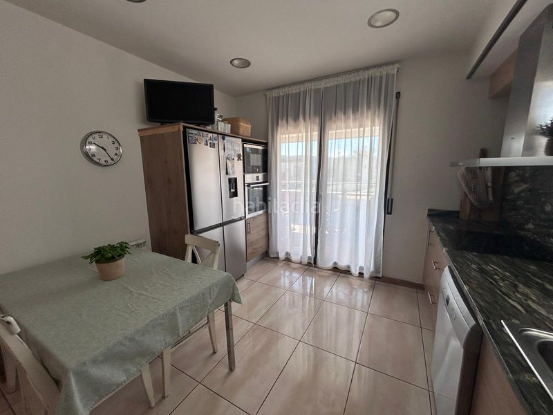 Foto ed995ff4-8c0d-4dc6-8dd9-1c774b835acd. Pis amb xemeneia calefacció aparcament a Gurb