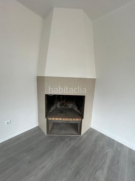 Foto c0be567b-2e1c-444c-9035-1d5011d03063. Pis amb xemeneia calefacció a Taradell