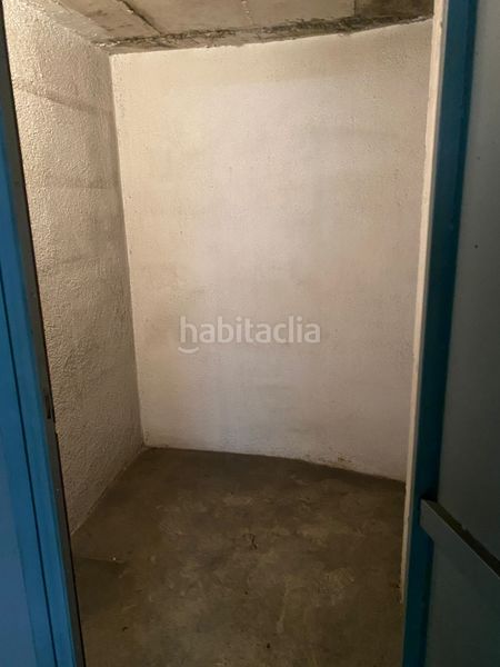 Foto 3d613836-0a92-4213-afd1-956fcef33c2b. Aparcament cotxe a Centre Vic