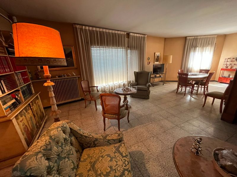 Piso gran pis cantoner de 136 m² amb balcó, pàrquing i traster a en Manlleu