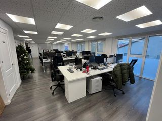 Lloguer Local Comercial  Carrer del bisbe morgades. Molt equipat