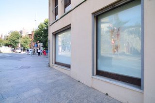 Local Comercial a Plaça de Santa Teresa