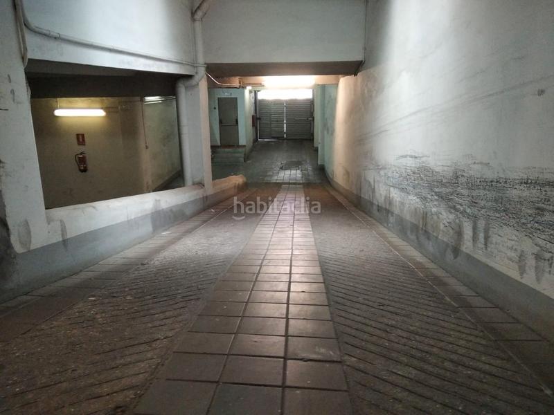 Foto b62beb2e-b017-4b8b-9e5c-889b7e4986c5. Autoparkplatz in Putget - Farró Barcelona