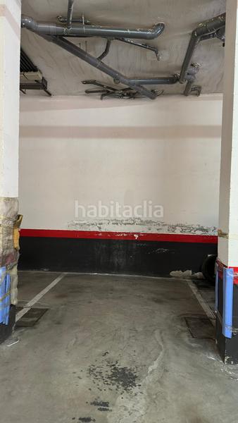 Foto c58e392f-23d8-4d3b-9797-012a1821b5b6. Car parking in Velilla de San Antonio
