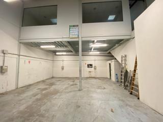 Location Bâtiment à usage industriel  Calle soladores. Alquiler nave en calle soladores poligono miralrio